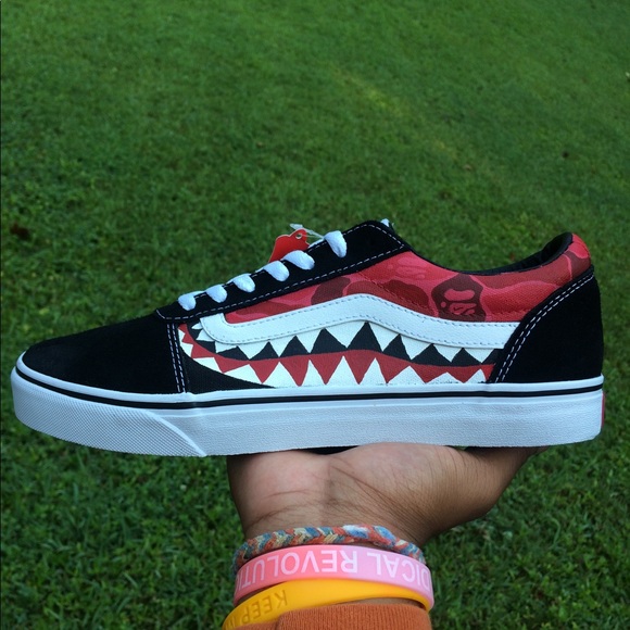 Custom red Bape camo vans - Picture 4 of 4